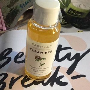 FARMACY Clean Bee cleanser